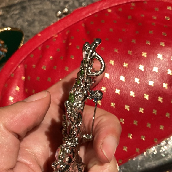Rhinestone Coat Brooch - Picture 4 of 5